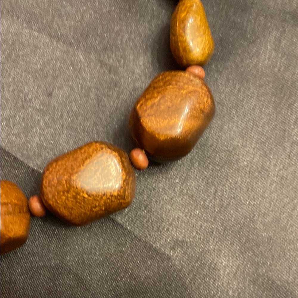 Brooks Brothers Elegant Brown Beaded Necklace - Picture 8 of 15